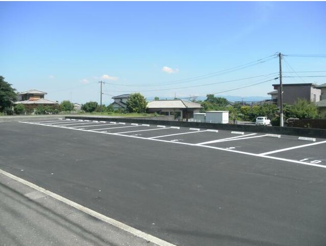 小郡　三沢駐車場